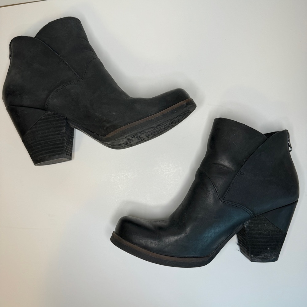 Korks by Kork-Ease Castaneda Black Nubuck Leather Bootie With Back Zip Size 9.5 - Picture 3 of 9